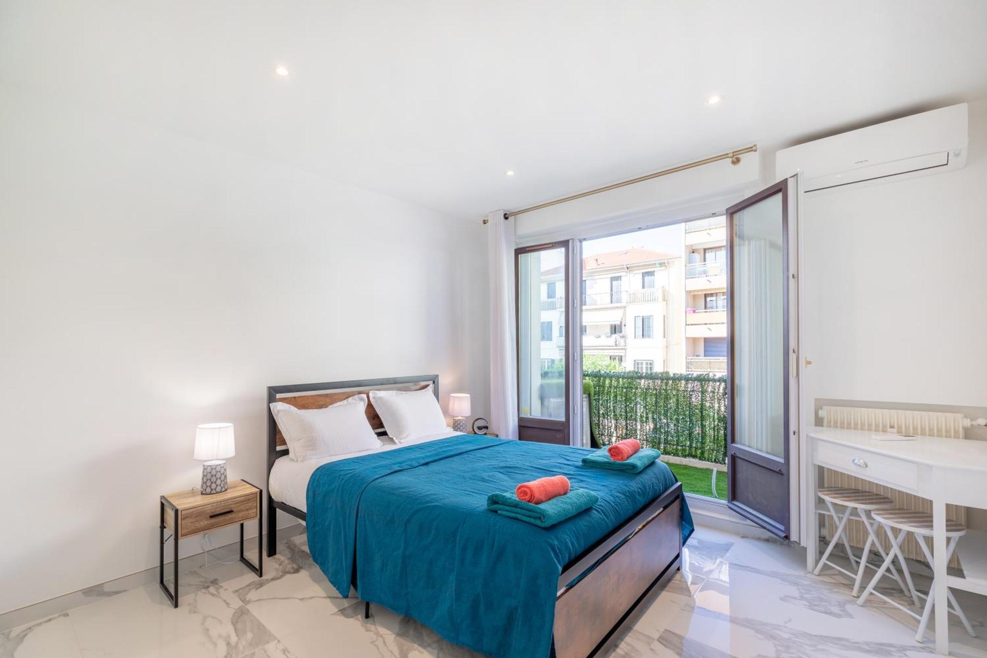 Wilson Juan Les Pins 6 Couchages 100m Des Plages Appartamento Antibes